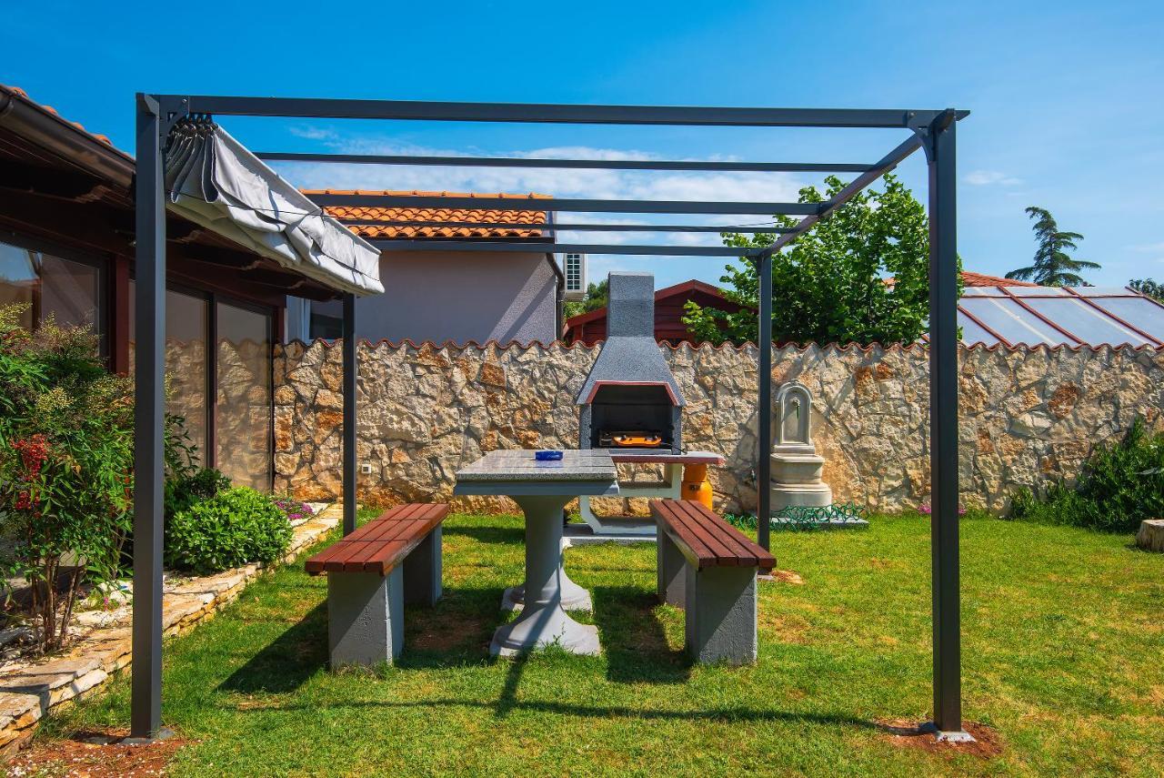 Holiday Home Jasminka Medulin Exterior foto